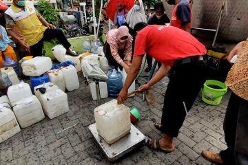 Operasi minyak goreng sasar pedagang pasar Wonodri Semarang