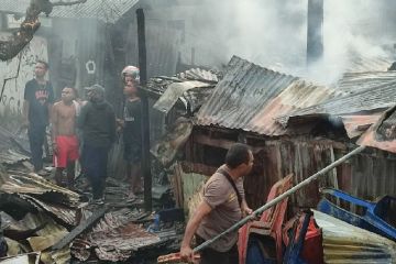 Kebakaran di Argapura Jayapura hanguskan enam rumah