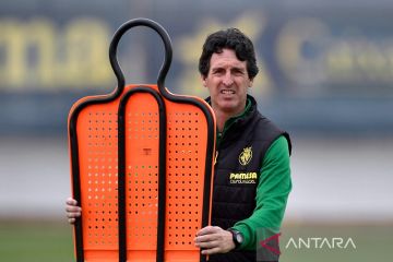 Emery cuma punya satu target di leg kedua lawan Liverpool yakni menang