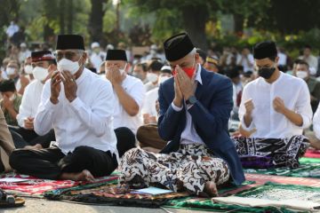 Ganjar sebut suasana Shalat Id berjamaah Simpang Lima menggembirakan