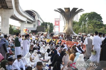 Ribuan warga Palembang Shalat Idul Fitri di Masjid Agung SMB I