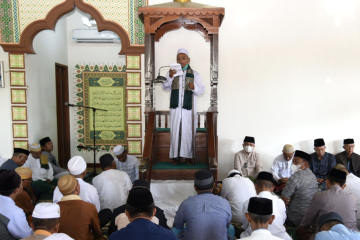 Gubernur dan Wagub Shalat Idul Fitri di dua tempat berbeda