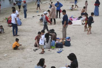 Bulan romantis, Ancol masih batasi pinggir laut dari pengunjung pantai