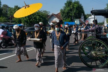 Pembagian Uborampe Gunungan Syawal