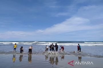 Libur lebaran di Pantai Panjang