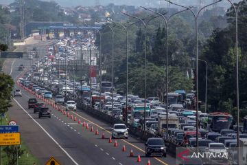 Polisi berlakukan sistem satu arah secara situasional ke kawasan wisata Puncak Bogor