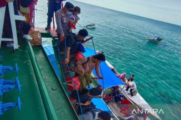 Kapal Sabuk Nusantara 91 kandas di Pulau Setabok