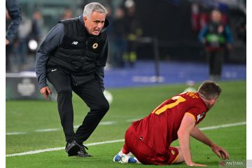 Mourinho ingin AS Roma tetap fokus di dua laga sisa