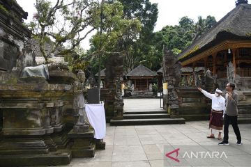 Presiden Jokowi kunjungi Pura Tirta Empul