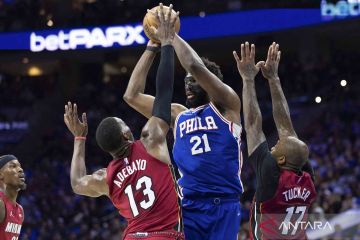 NBA Playoffs: 76ers jegal Heat 99-79 pada gim ketiga