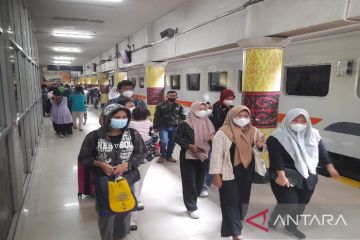 Penjualan tiket kereta api mudik - balik Lebaran sudah di atas target