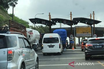 Suasana Gerbang Tol Merak-Tangerang terpantau landai