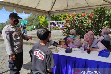 Gerai vaksinasi di tempat wisata Cianjur layani puluhan wisatawan