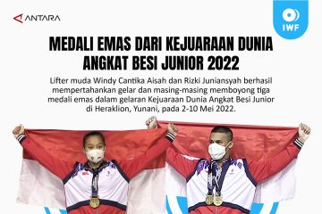 Medali emas dari Kejuaraan Dunia Angkat Besi Junior 2022