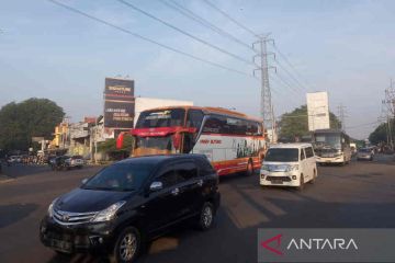 Arus lalu lintas Minggu pagi jalur Pantura Cirebon kedua arah lancar