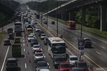 Polda Metro tunda sistem "one way" dari Jateng menuju KM 47 Tol Japek