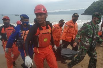 Nelayan temukan jasad wisatawan tenggelam di Pesisir Pantai Trenggalek