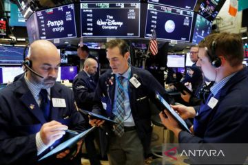 Wall Street ditutup lebih tinggi, imbas data penjualan ritel yang kuat