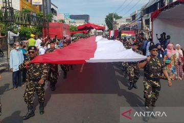 Kirab Merah Putih semarakkan acara haul Habib Thoha di Semarang