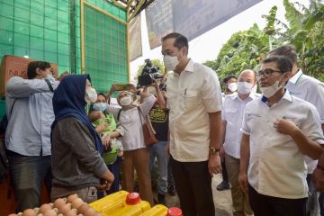 Kemendag- Kementerian BUMN luncurkan Program Minyak Goreng Rakyat