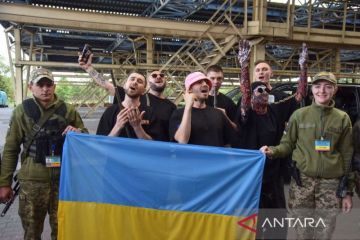Kabar Ukraina: Dari misi di pabrik baja hingga serangan di desa Rusia