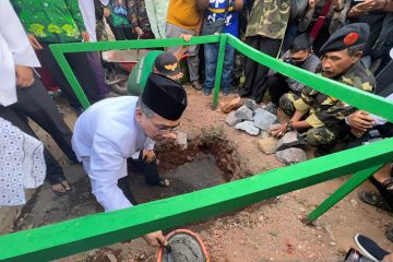 Gus Yahya letakkan batu pertama Rumah Sakit NU di Jember