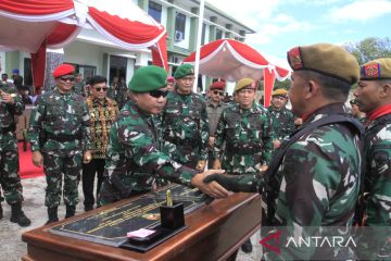 Kasad Dudung resmikan Yon Arhanud dan Yon Armed di Kupang