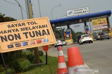 Pemerintah diminta segera rampungkan aturan bayar tol non tunai