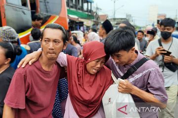 Warga Tangerang sambut kedatangan korban laka maut dari Ciamis