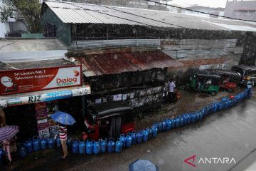 Antrean pembelian gas LPG di Kota Kolombo, Sri Lanka