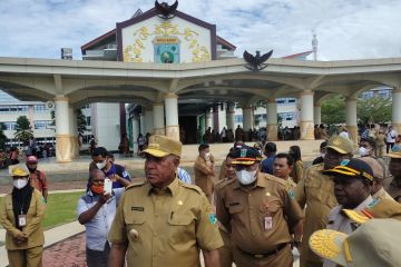 Waterpauw minta ASN Papua Barat serius bekerja dan taat aturan