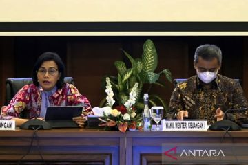 Ekonomi sepekan, APBN surplus hingga suku bunga acuan tetap