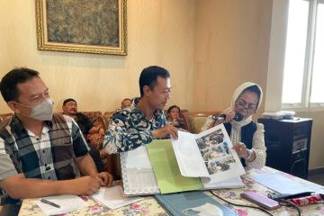 Sejumlah DPAC Demokrat Surabaya bantah dipaksa dukung Lucy Kurniasari