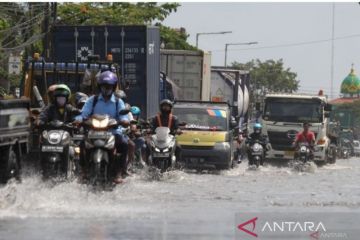 BPBD Gresik siapkan tim monitoring banjir rob di pesisir Jatim