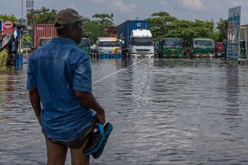 Banjir rob di kawasan Pelabuhan Tanjung Emas Semarang