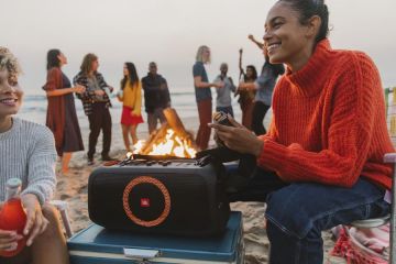 JBL rilis PartyBox On-The-Go dengan "wireless mic"