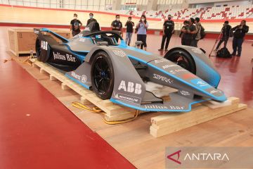 Replika mobil balap Formula E