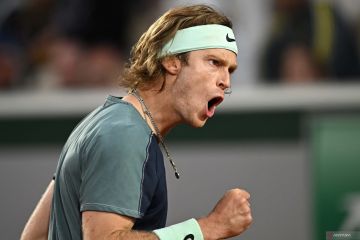 Tenis  French Open: Andrey Rublev melaju ke babak ketiga setelah kalahkan Federico Delbonis