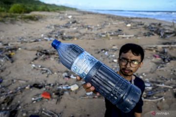 Perlu upaya konkret tangani sampah plastik yang kian bertambah