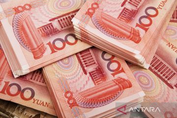 Yuan anjlok 621 basis poin, menjadi 6,7387 per dolar AS