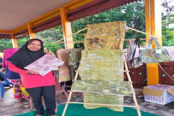 Kampung nelayan maju Suak Gual kenalkan karya ecoprint untuk Presidensi G-20