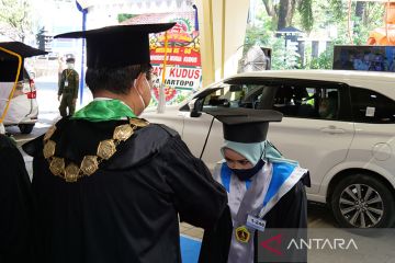 UMK masih gelar wisuda dengan sistem lantatur