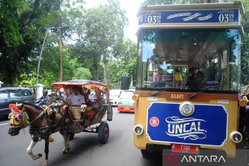 Bus wisata Uncal di Bogor kembali beroperasi