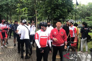 Kapolri pimpin parade bersepeda bersama atlet sepeda SEA Games 2021