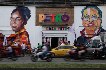Mantan gerilyawan Gustavo Petro menang Pemilu Presiden Kolombia