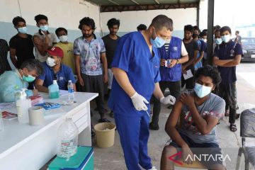 Vaksinasi COVID-19 bagi migran ilegal di Tripoli
