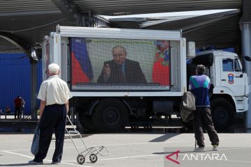 Vladimir Putin kunjungi kota Mariupol yang diduduki Rusia