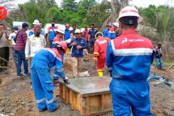 Sumur minyak tradisional di Aceh Timur ditutup permanen