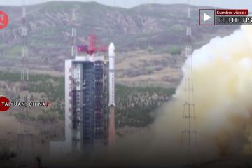 China luncurkan 8 satelit dalam satu roket