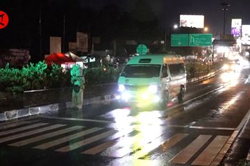 Lebaran sebentar lagi, lalin di Simpang Gadog lancar